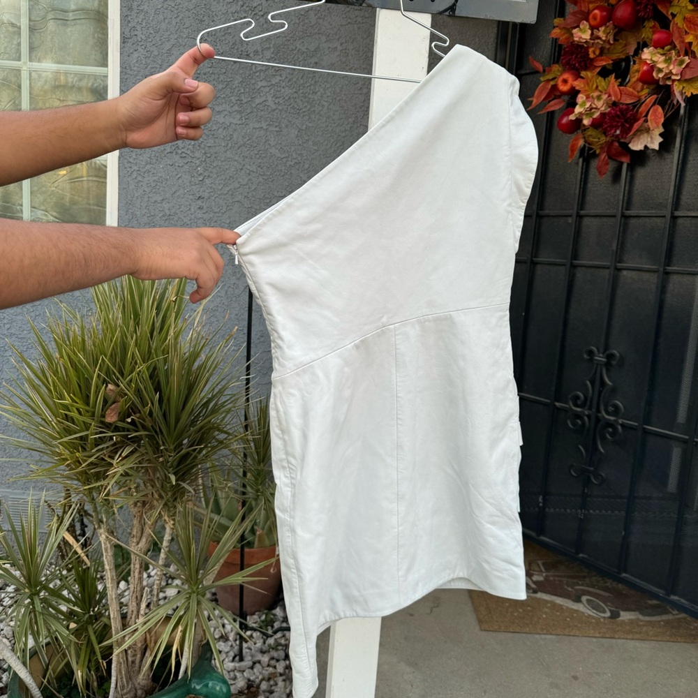 Lamarque Corey draped one shoulder leather mini dress - Picture 7 of 10